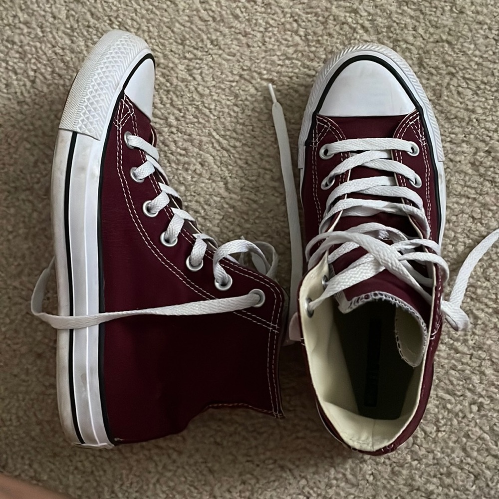 Maroon Hightop converse